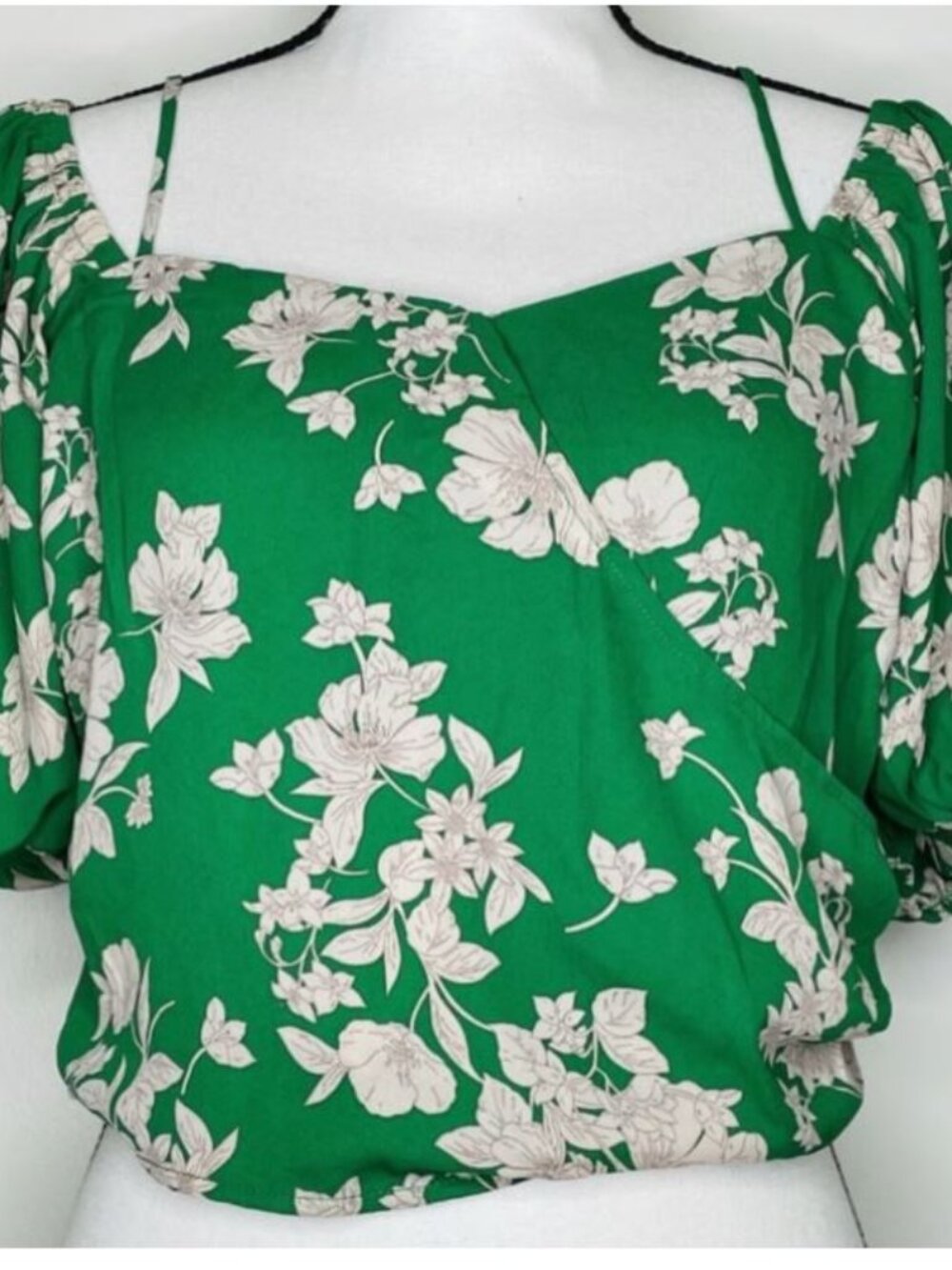 Bundle 2+ items for 30% off Sienna Sky Green Floral Flutter Sleeve Blouse D94